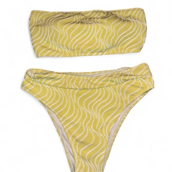 Bikini Set - Picture 1 of 3